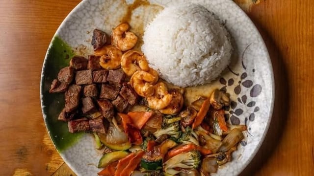 NY Strip (5 Oz.) & Shrimp (5 Pieces).