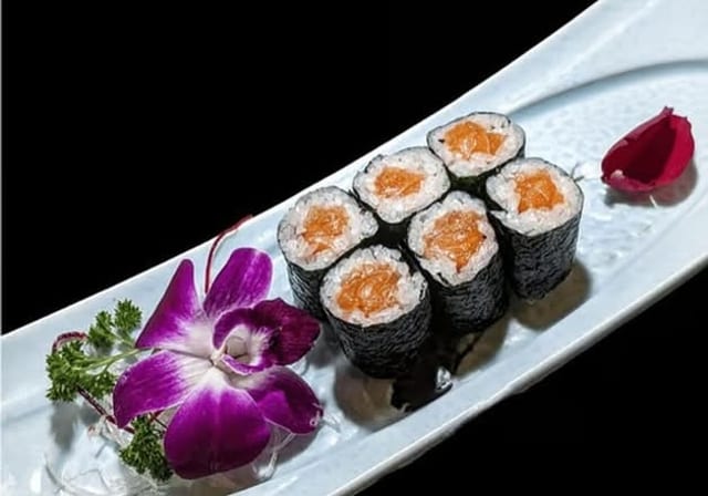 Salmon Roll.
