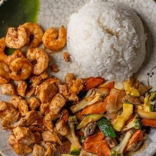 Chicken (5 Oz.) & Shrimp (5 Pieces)